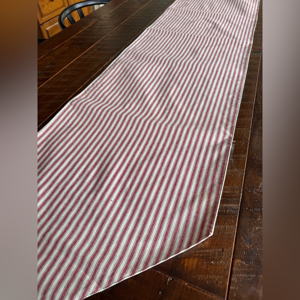 Red & White Striped Table Runner - Picture 3 of 4